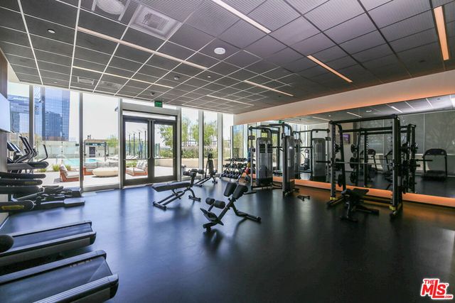 889 S Francisco Street 2401, Los Angeles, CA 90017