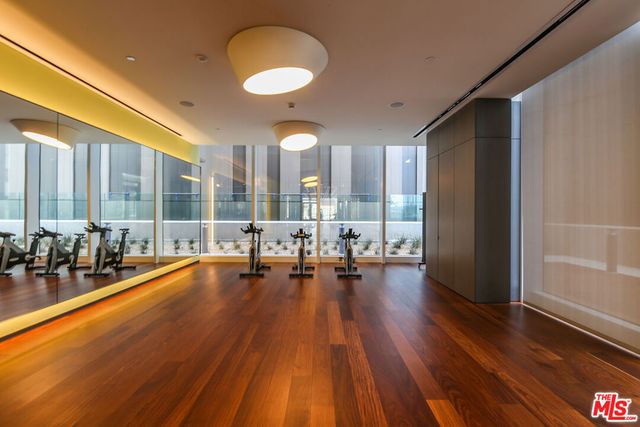 889 S Francisco Street 2401, Los Angeles, CA 90017