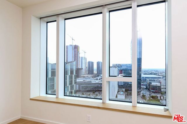 889 S Francisco Street 2401, Los Angeles, CA 90017