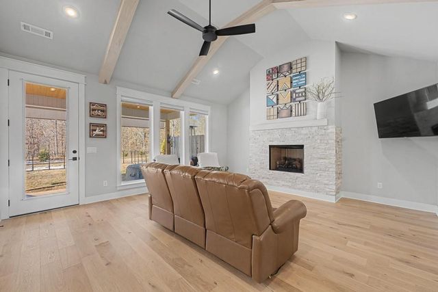 4 Hobkirk Drive, Bella Vista, AR 72715