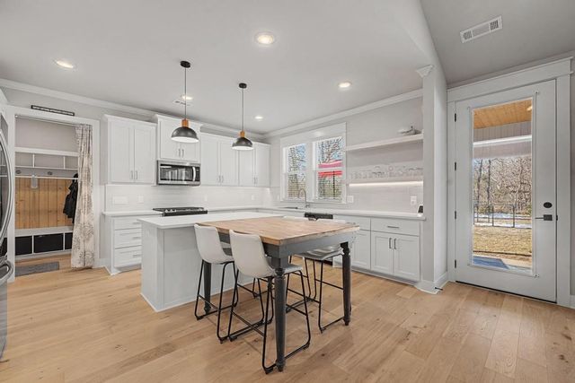 4 Hobkirk Drive, Bella Vista, AR 72715