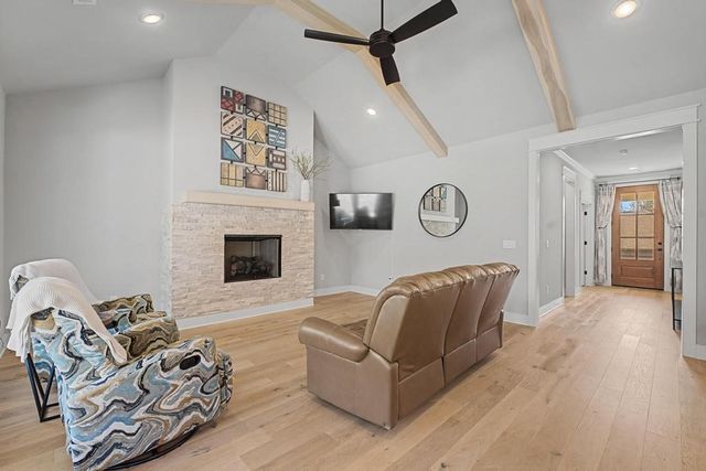 4 Hobkirk Drive, Bella Vista, AR 72715