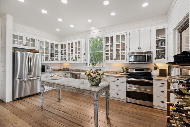 5025 Wickel Road, Burton, TX 77835