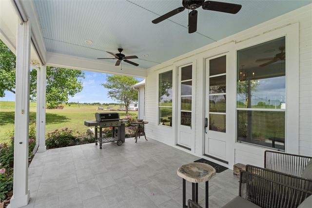 5025 Wickel Road, Burton, TX 77835