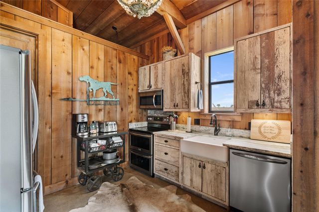 5025 Wickel Road, Burton, TX 77835
