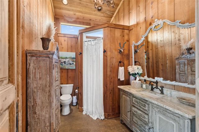 5025 Wickel Road, Burton, TX 77835