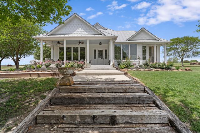 5025 Wickel Road, Burton, TX 77835