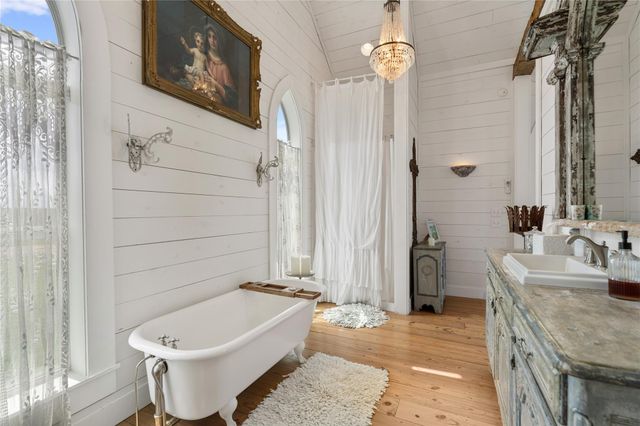 5025 Wickel Road, Burton, TX 77835