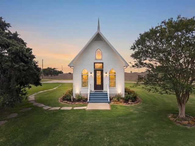 5025 Wickel Road, Burton, TX 77835