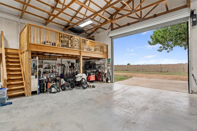5025 Wickel Road, Burton, TX 77835