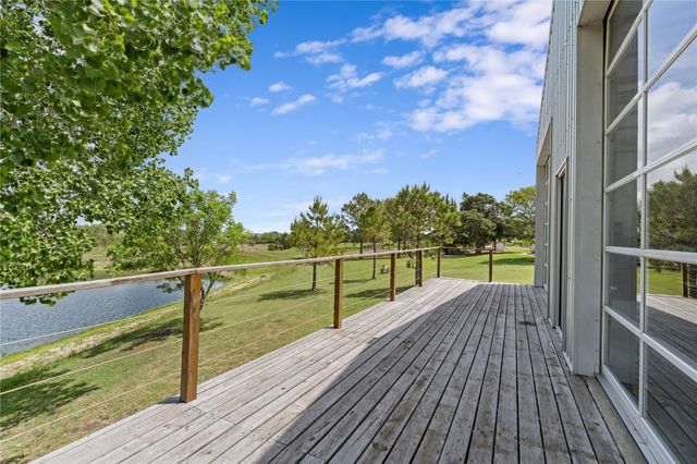 5025 Wickel Road, Burton, TX 77835
