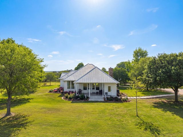 5025 Wickel Road, Burton, TX 77835