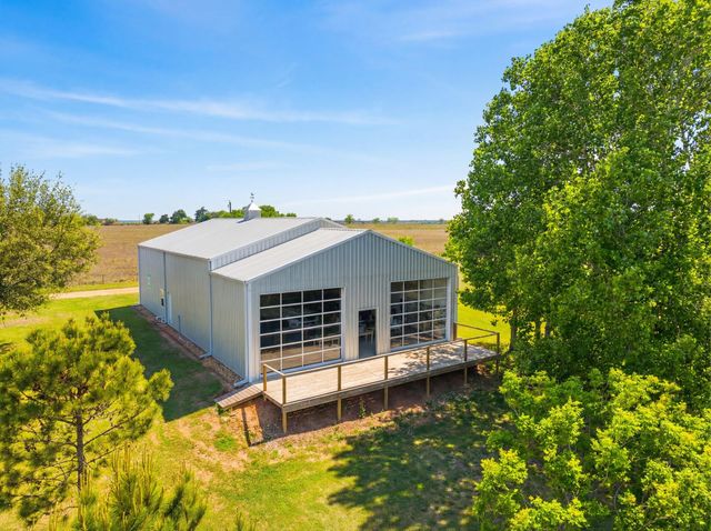 5025 Wickel Road, Burton, TX 77835