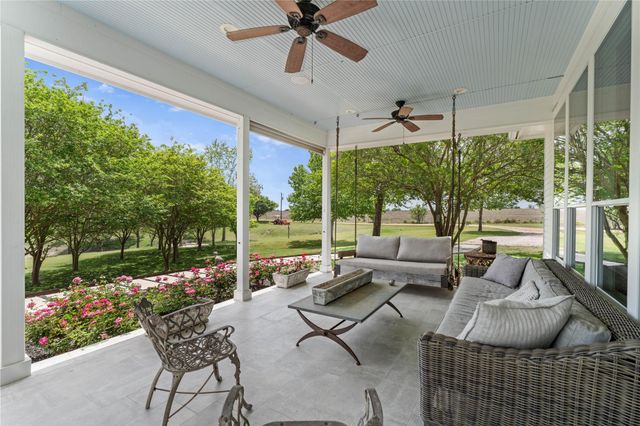 5025 Wickel Road, Burton, TX 77835