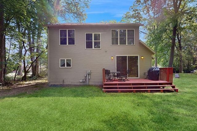 5026 Weatherford Dr, Coloma, MI 49038