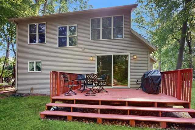 5026 Weatherford Dr, Coloma, MI 49038