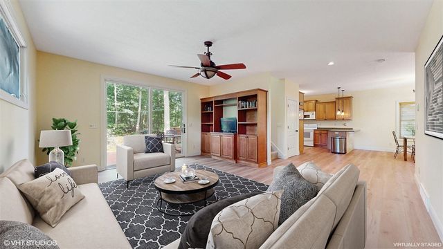 5026 Weatherford Dr, Coloma, MI 49038