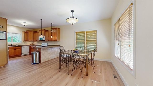 5026 Weatherford Dr, Coloma, MI 49038