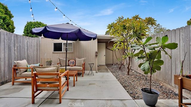 1424 Deauville Place, Costa Mesa, CA 92626