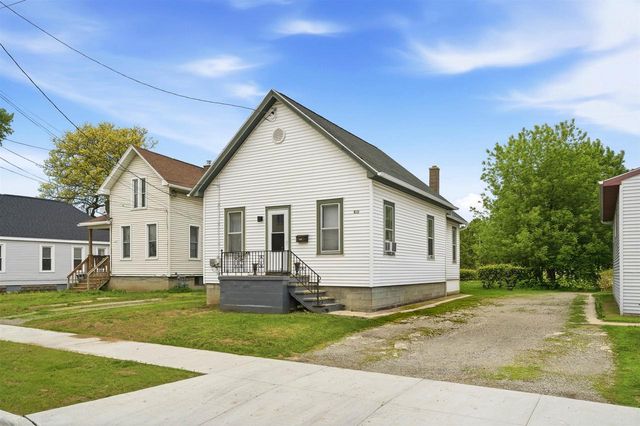 638 BAY SHORE DRIVE, Oshkosh, WI 54901