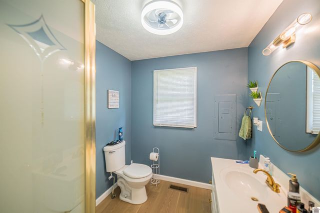 362 Warnick Rd, Calvert City, KY 42029