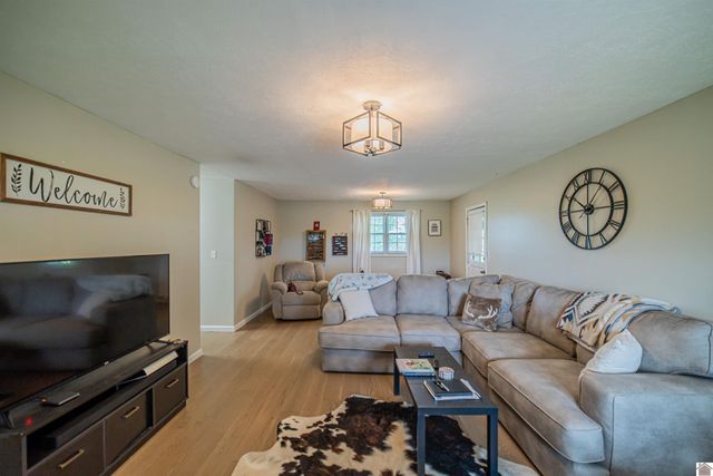 362 Warnick Rd, Calvert City, KY 42029