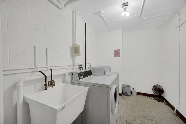 511 Timber Ridge Drive 202, Carol Stream, IL 60188