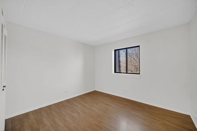 511 Timber Ridge Drive 202, Carol Stream, IL 60188