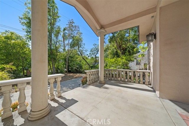 184 S Altadena Drive, Pasadena, CA 91107