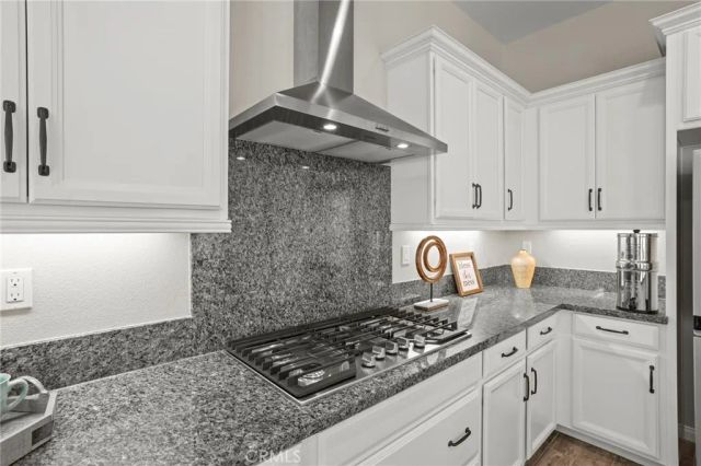 11976 Discovery Ct, Corona, CA 92883