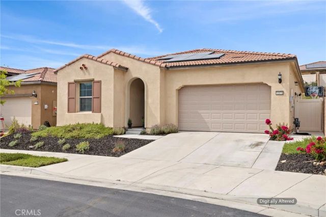 11976 Discovery Ct, Corona, CA 92883