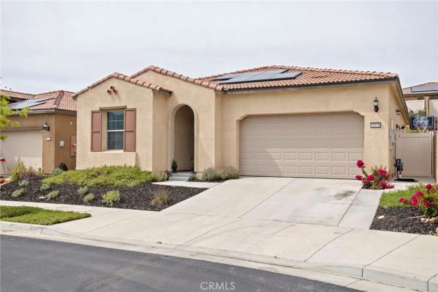11976 Discovery Ct, Corona, CA 92883
