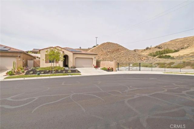 11976 Discovery Ct, Corona, CA 92883
