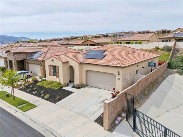 11976 Discovery Ct, Corona, CA 92883