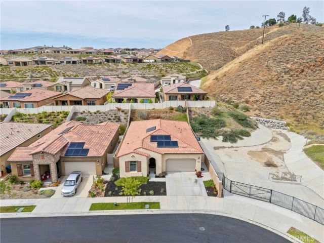 11976 Discovery Ct, Corona, CA 92883