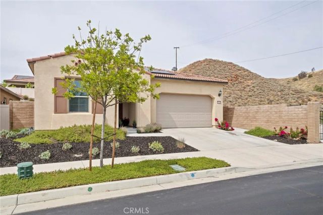 11976 Discovery Ct, Corona, CA 92883