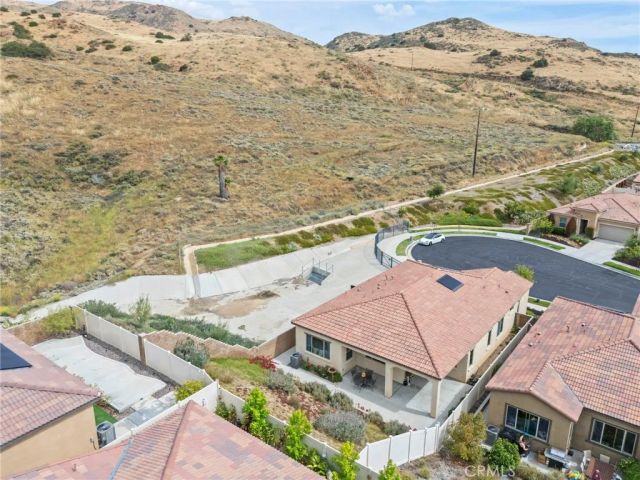 11976 Discovery Ct, Corona, CA 92883