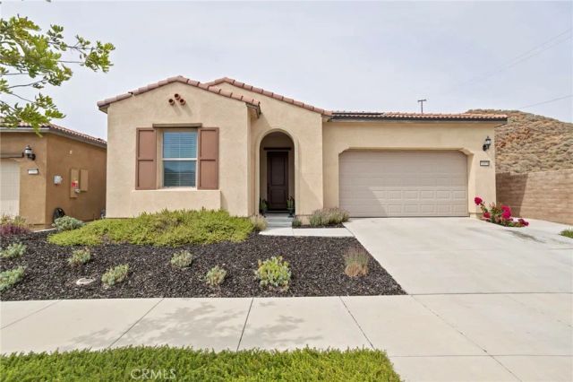 11976 Discovery Ct, Corona, CA 92883