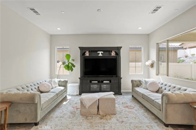 11976 Discovery Ct, Corona, CA 92883