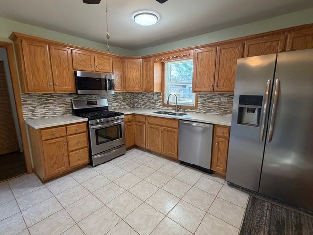 254 Willow Street, Frankfort, IL 60423