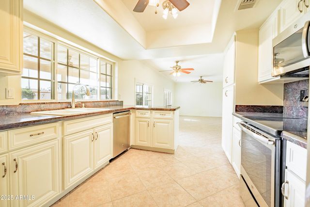 2547 W NARANJA Avenue, Mesa, AZ 85202