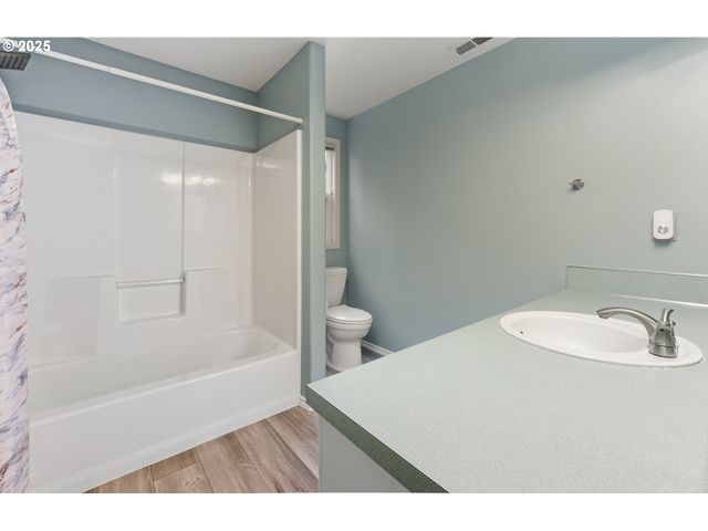 18104 Se 23RD St, Vancouver, WA 98683