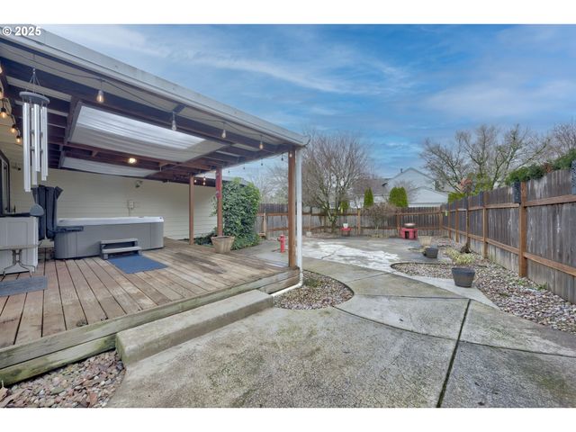 18104 Se 23RD St, Vancouver, WA 98683