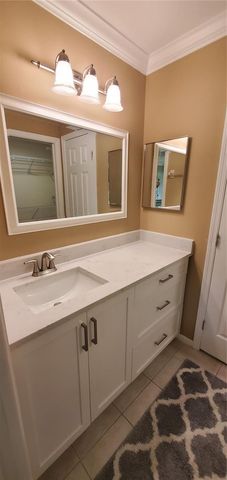 6110 COUNTRY CLUB WAY 201, Sarasota, FL 34243