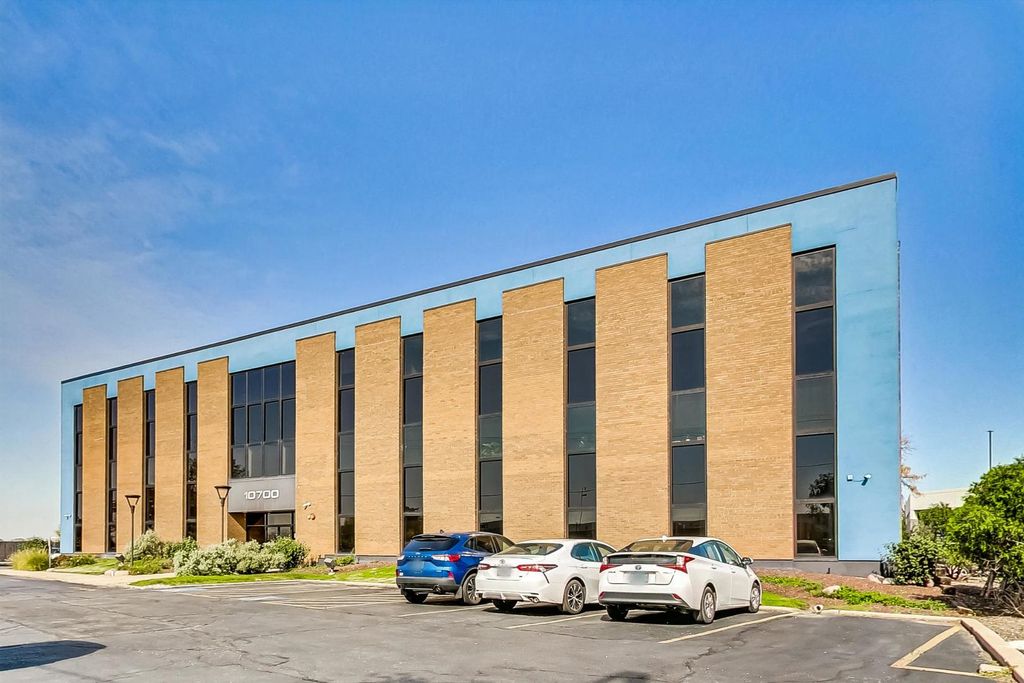 10700 W Higgins Road 300, Rosemont, IL 60018