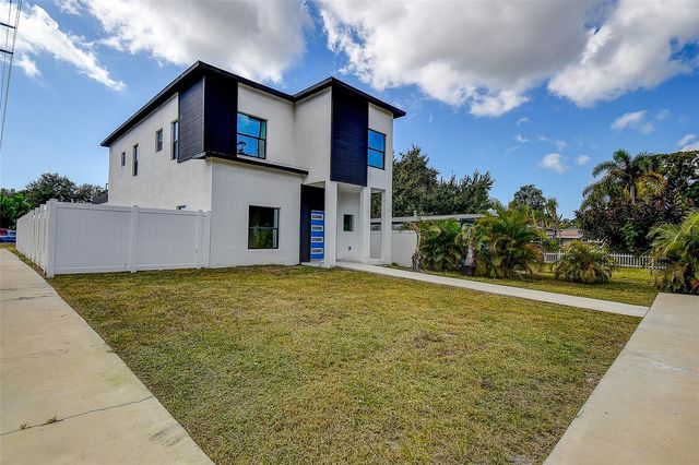 5200 7TH AVENUE N, St Petersburg, FL 33710