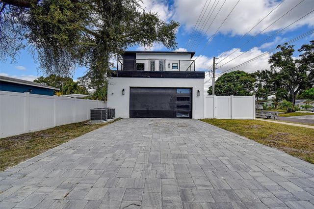 5200 7TH AVENUE N, St Petersburg, FL 33710
