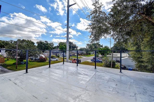 5200 7TH AVENUE N, St Petersburg, FL 33710