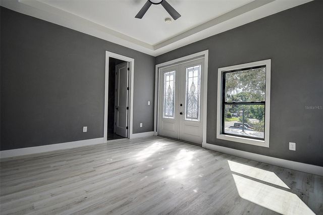 5200 7TH AVENUE N, St Petersburg, FL 33710