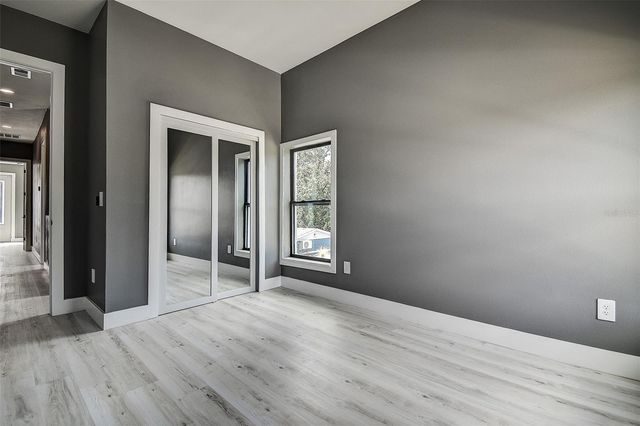 5200 7TH AVENUE N, St Petersburg, FL 33710